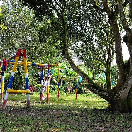 Casa Finca Villa Luz A 800 Mts Del Parque Del Cafe Montenegro Eksteriør billede