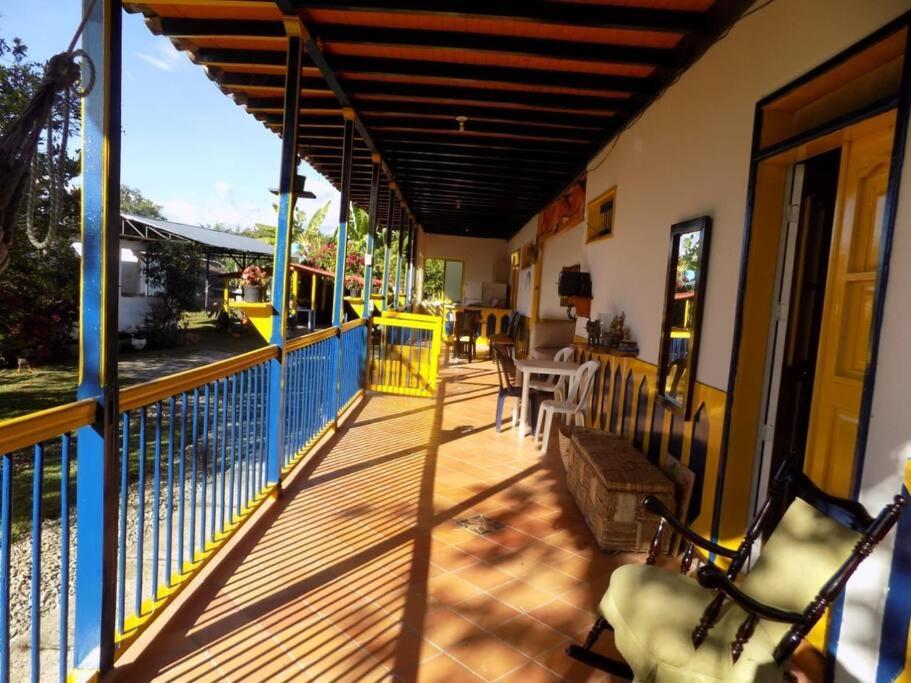 Casa Finca Villa Luz A 800 Mts Del Parque Del Cafe Montenegro Eksteriør billede
