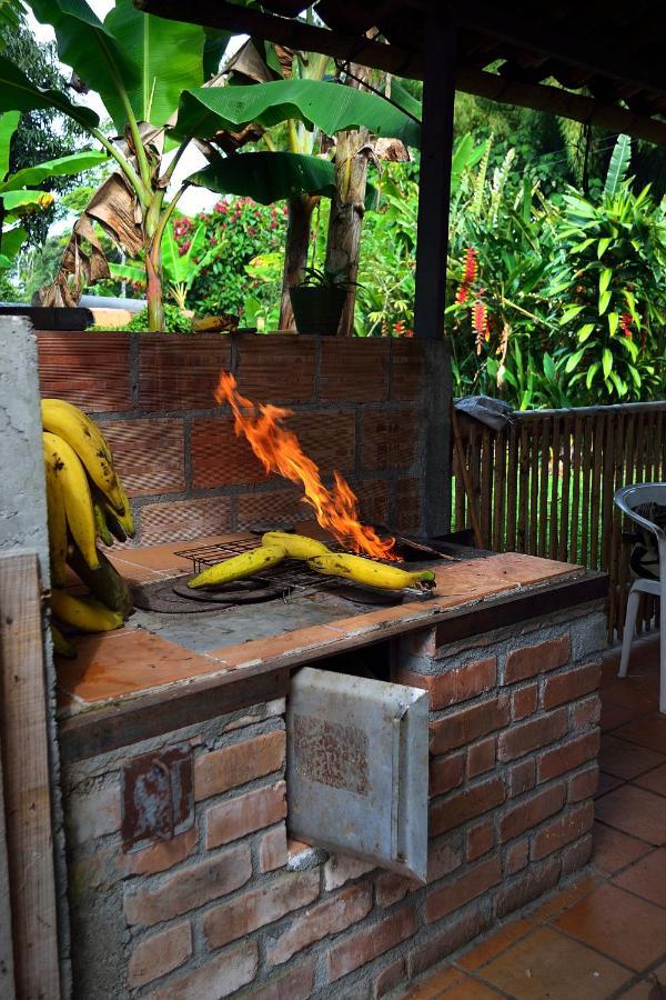 Casa Finca Villa Luz A 800 Mts Del Parque Del Cafe Montenegro Eksteriør billede