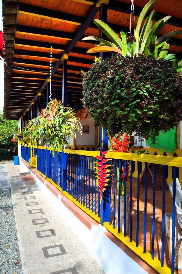Casa Finca Villa Luz A 800 Mts Del Parque Del Cafe Montenegro Eksteriør billede