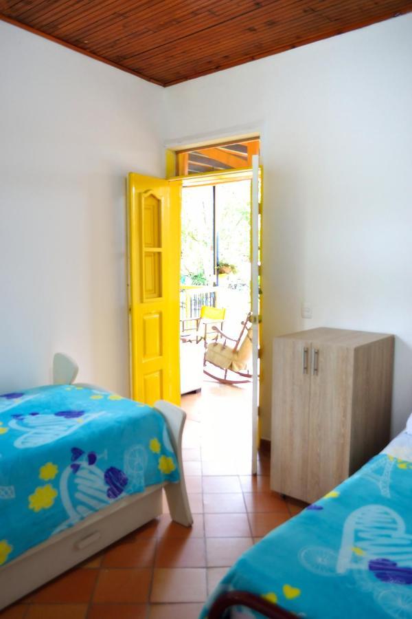 Casa Finca Villa Luz A 800 Mts Del Parque Del Cafe Montenegro Eksteriør billede